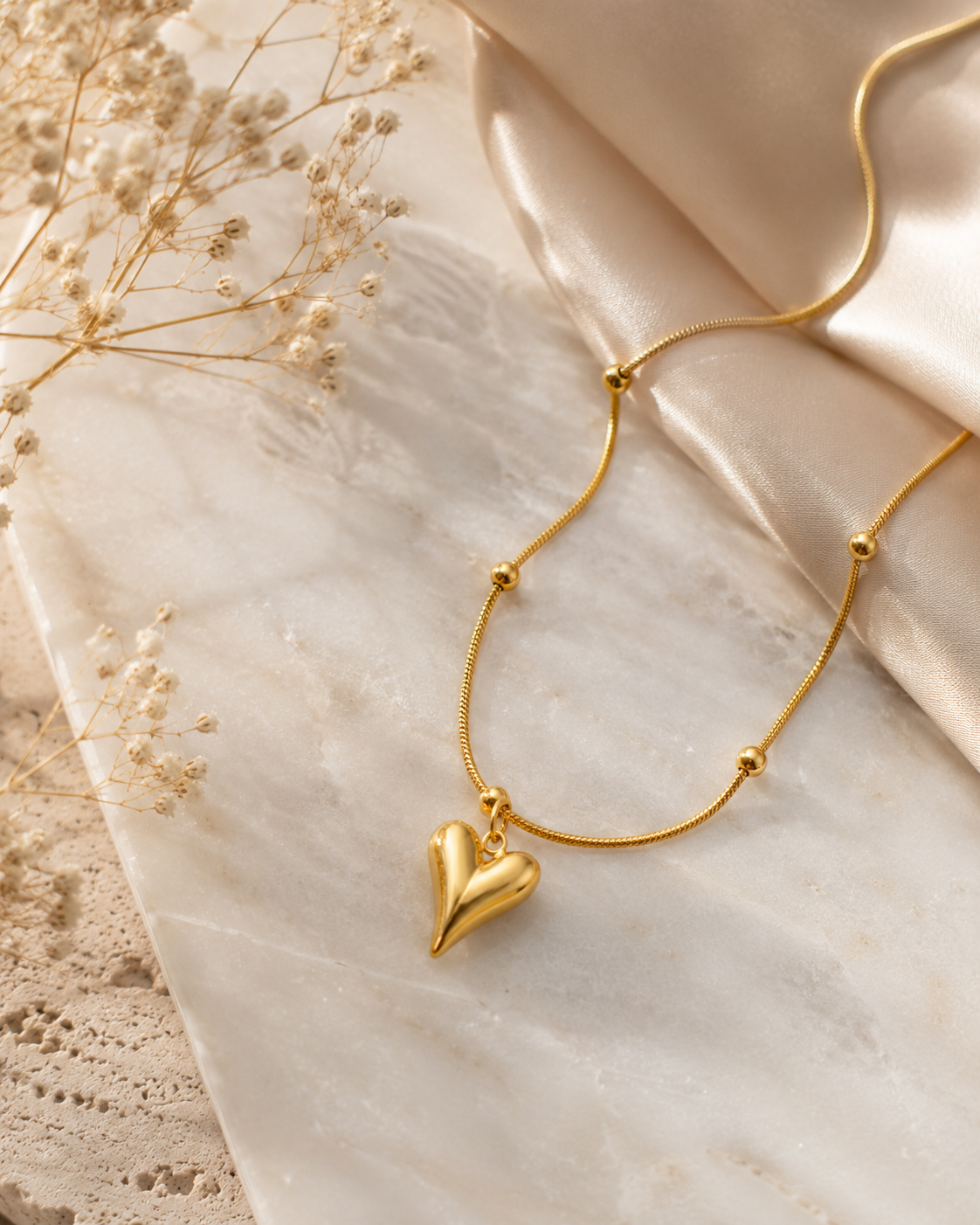 Valentina Heart Station Necklace 18K gold-plated finish | Luxe Collection | Timeless Elegance | Everyday Luxury