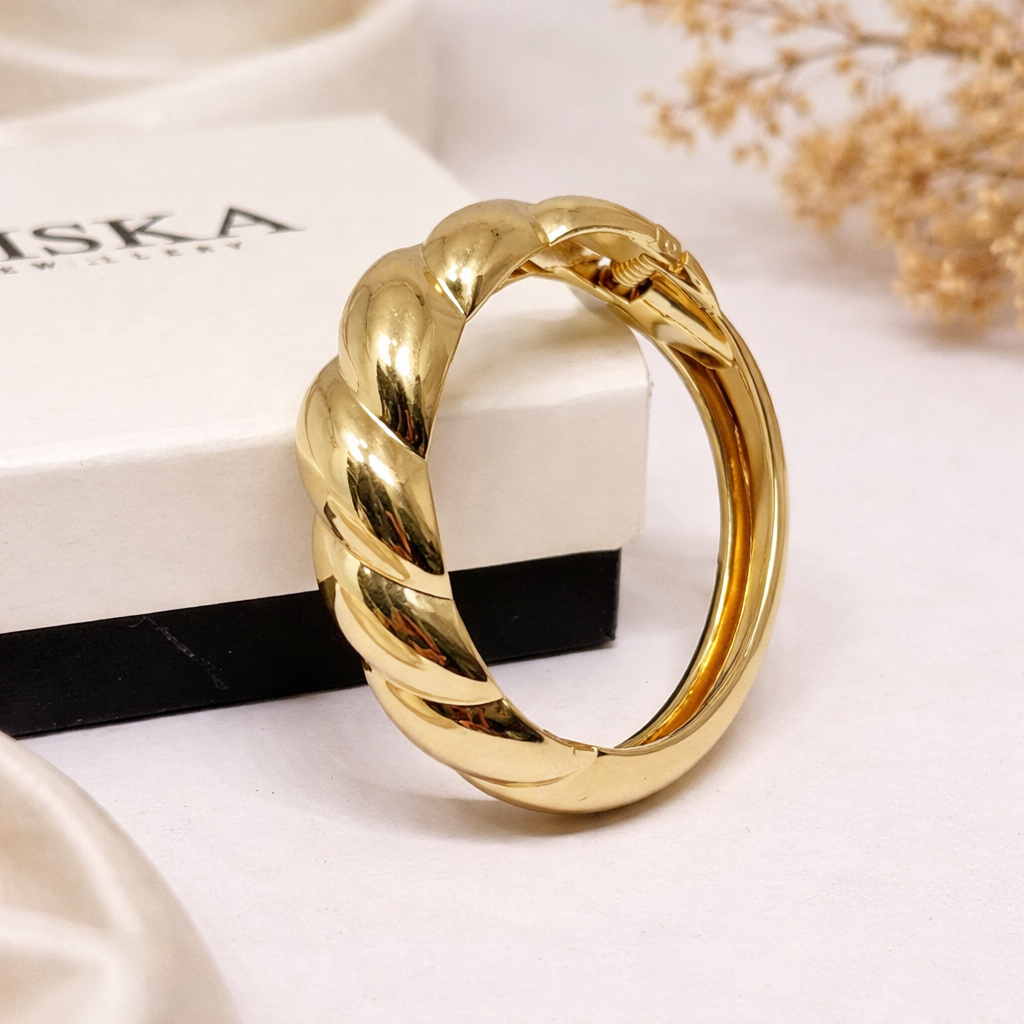 Golden Twist Luxe Bracelet (Anti Tarnish)