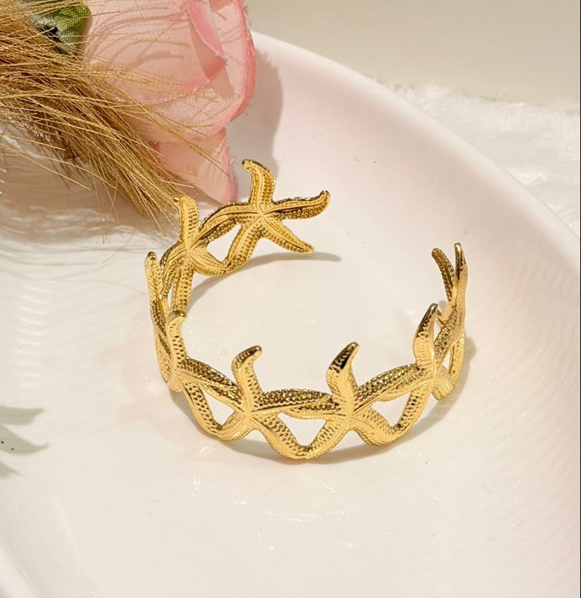 Golden Starfish Cuff Bracelet (Anti Tarnish)