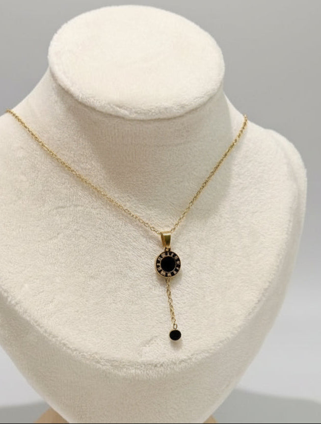 Black Roman Pendant Necklace (Anti-Tarnish)