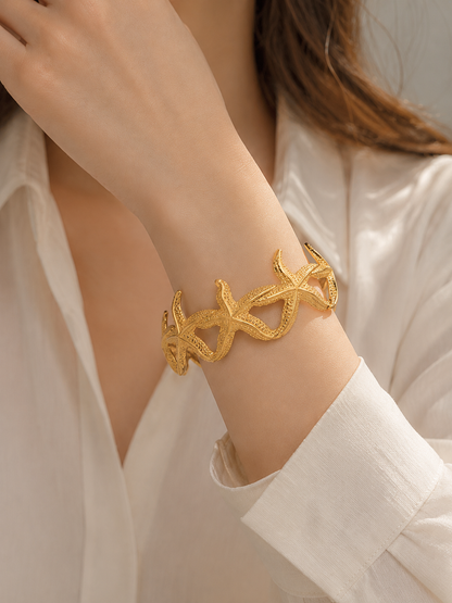 Golden Starfish Cuff Bracelet (Anti Tarnish)