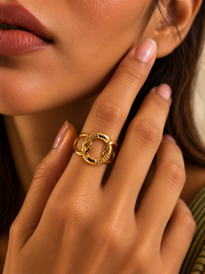 Verona Gold Sculpted Circle Ring