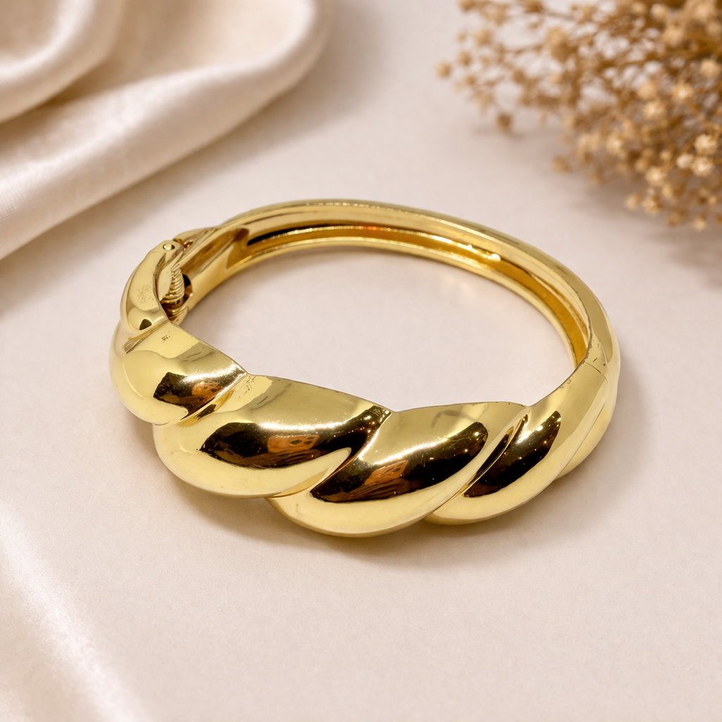 Golden Twist Luxe Bracelet (Anti Tarnish)