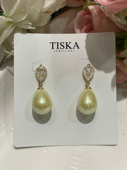 Pearl Drop Elegance Earrings