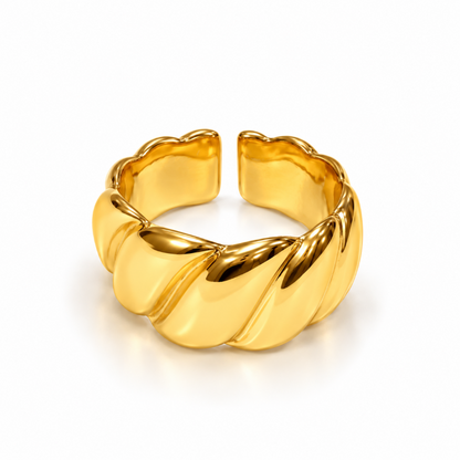 Bella Gold Twist Ring