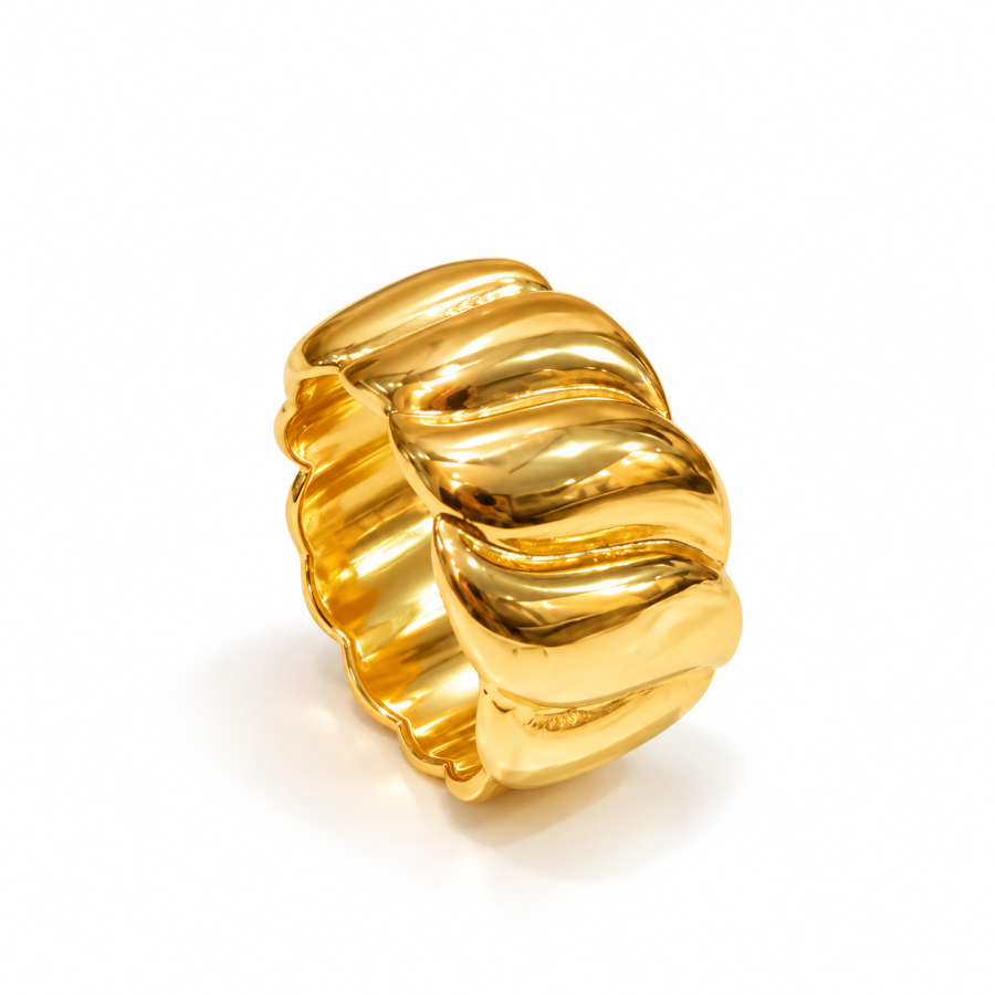 Bella Gold Twist Ring