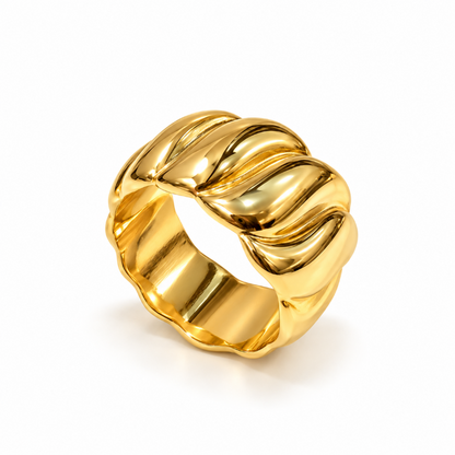 Bella Gold Twist Ring