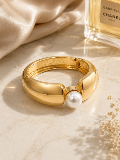 Pearl Aura Luxe Bangle