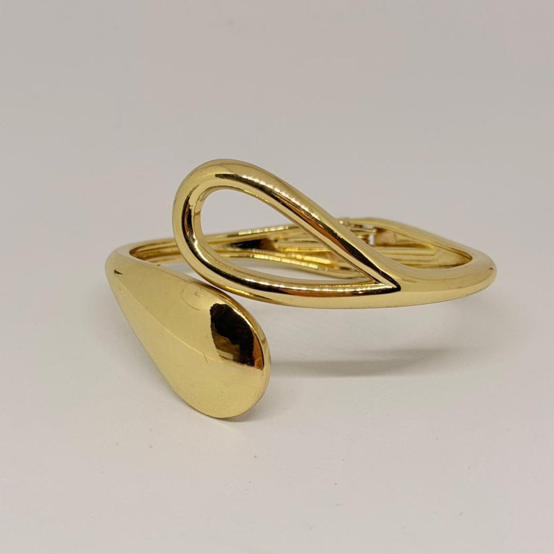Golden Fluid Cuff Bracelet (Anti Tarnish)