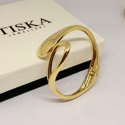Golden Fluid Cuff Bracelet (Anti Tarnish)