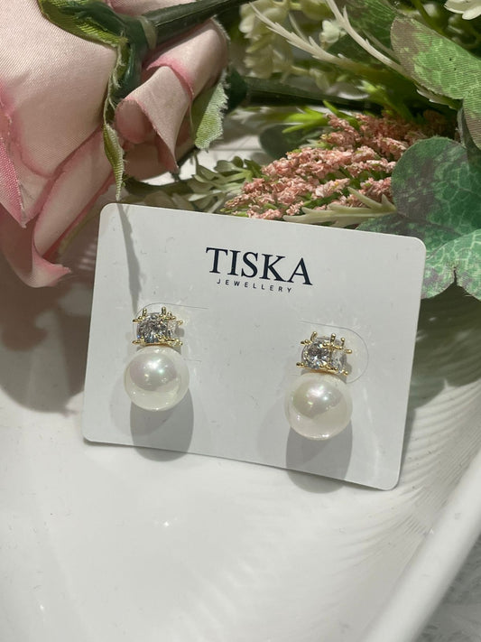 Pearl Radiance Studs Earrings