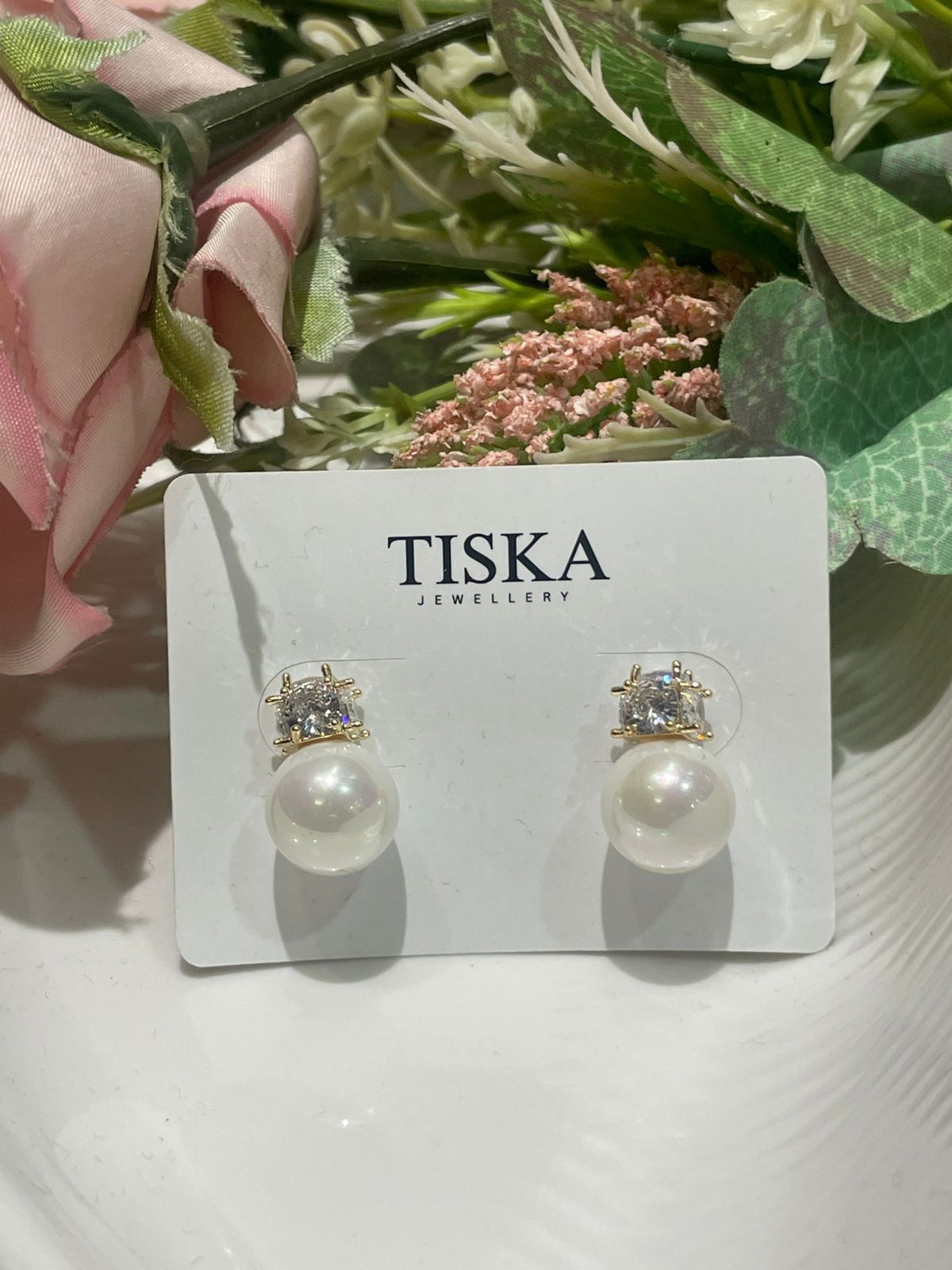 Pearl Radiance Studs Earrings
