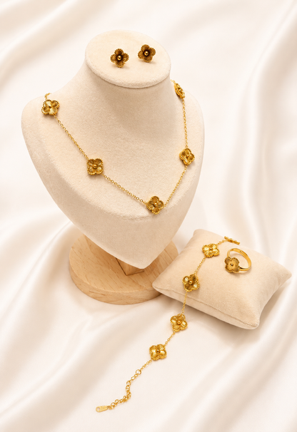 Royal Gold Clover Jewellery Set of 4