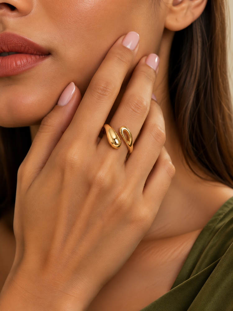 Sculpted Curve Statement Ring (Anti Tarnish)