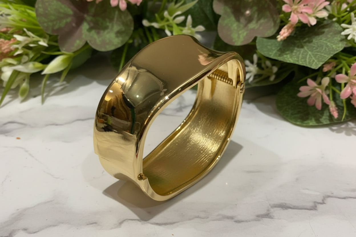 Gold Sculpted Cuff Bracelet (Anti-Tarnish)