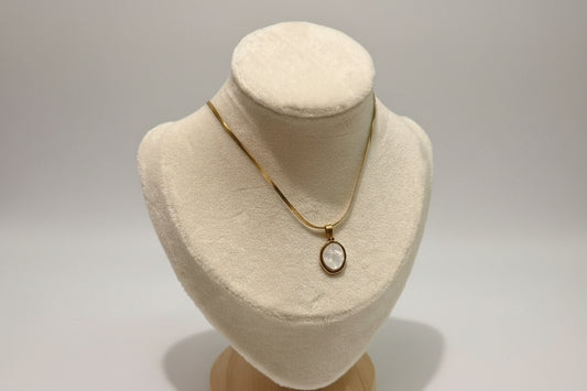 Minimal Oval Pearl Pendant Necklace – Gold Finish | Anti-Tarnish